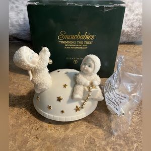 Dept 56‎ Snowbabies Trimming The Tree Revolving Music Box Plays O Tannenbaum
